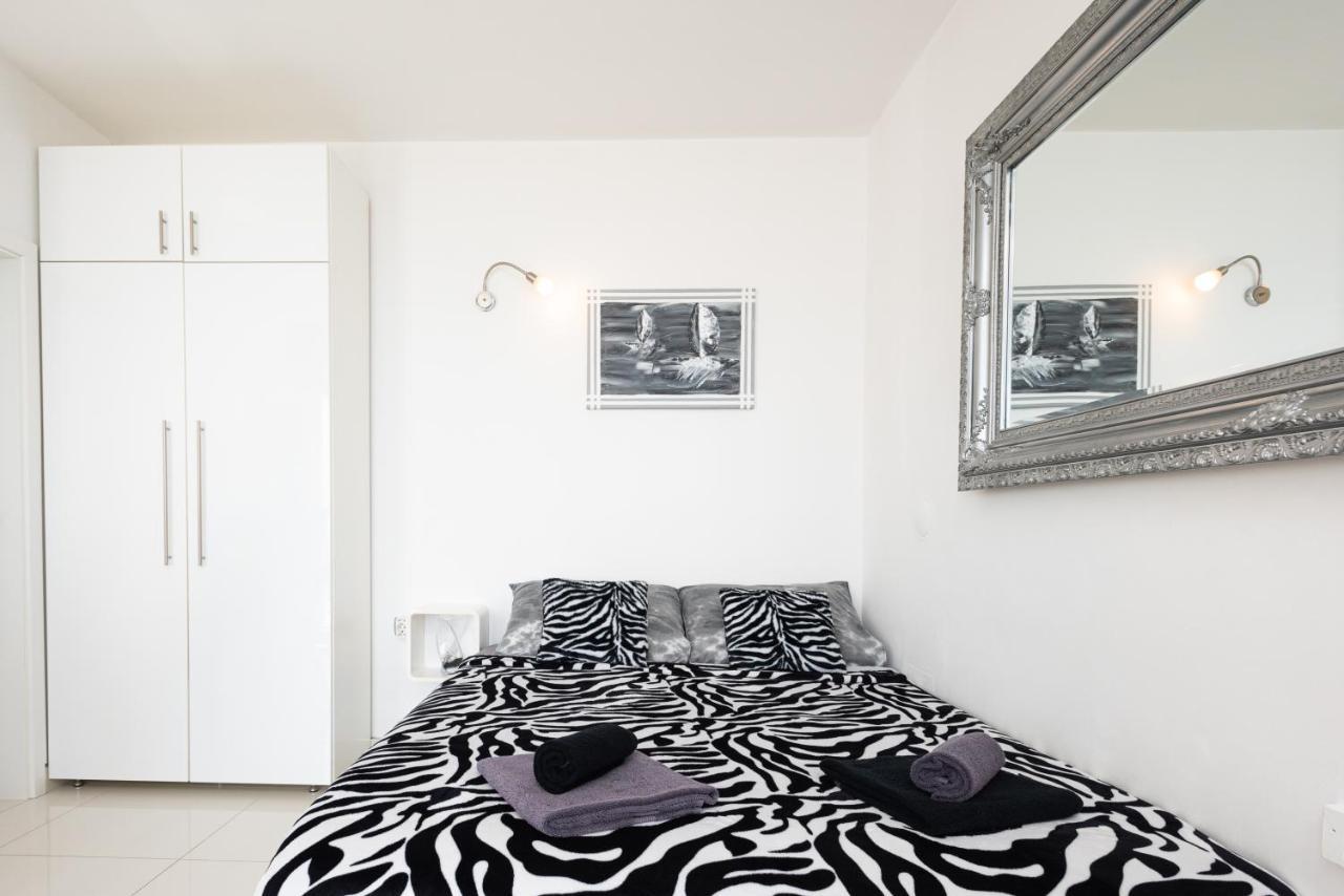 Apartments Viky Kraljevica Bagian luar foto